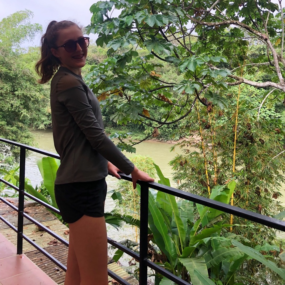 Meet your Posher, Ava